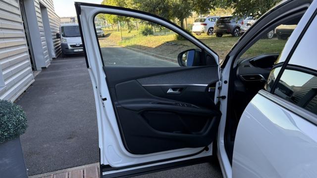 Peugeot 3008 image 1