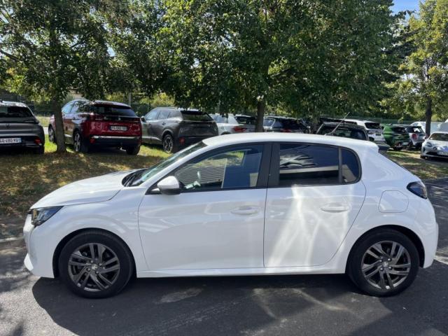 Peugeot 208 image 8