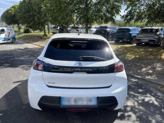 Peugeot 208 image 2