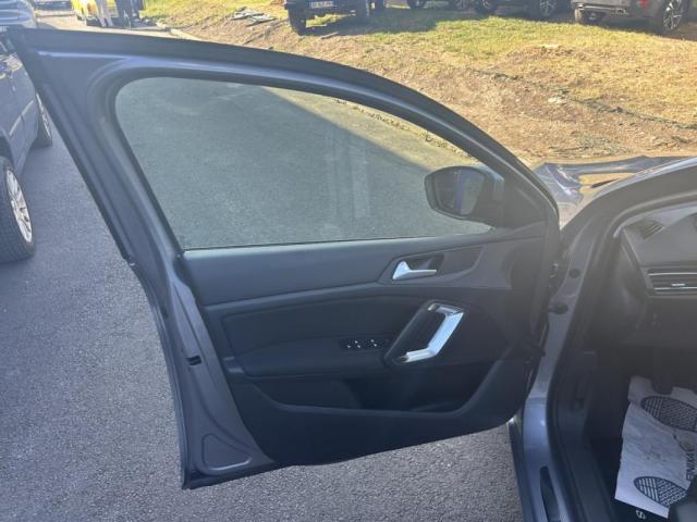 Peugeot 308 image 9