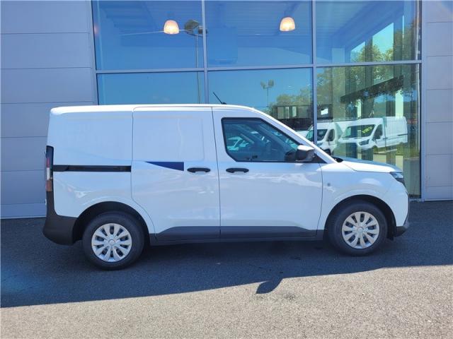 Ford Transit Courier image 8