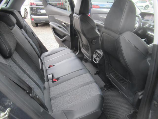 Peugeot 3008 image 2