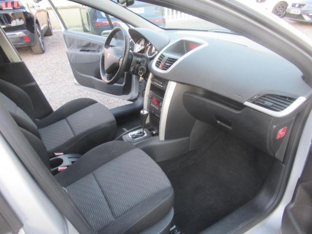 Peugeot 207 image 3