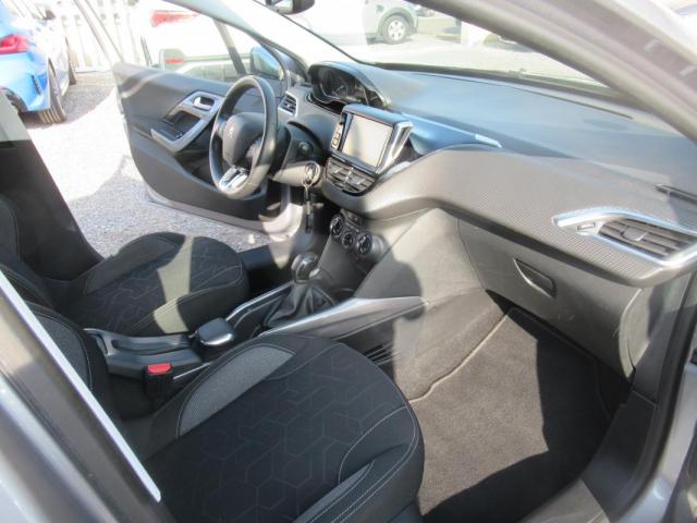 Peugeot 2008 image 3