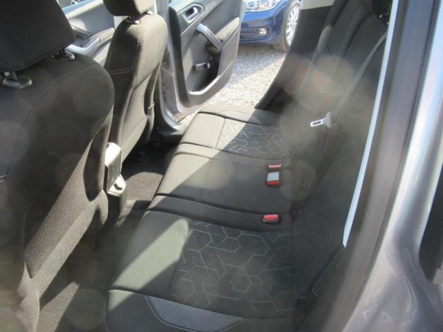Peugeot 2008 image 5