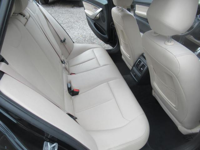 Bmw 320d Touring image 6