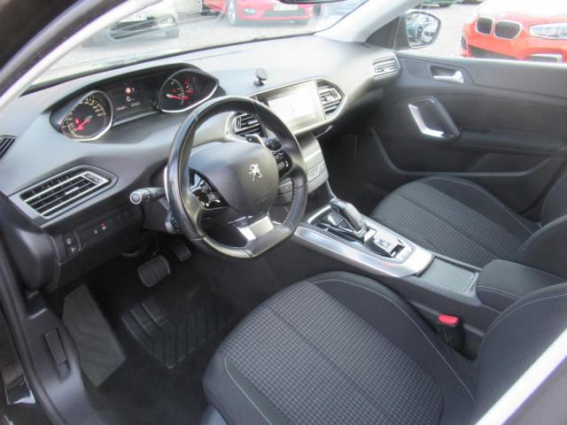 Peugeot 308 image 2