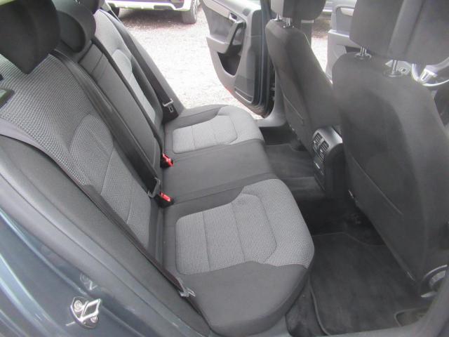 Volkswagen Passat image 2