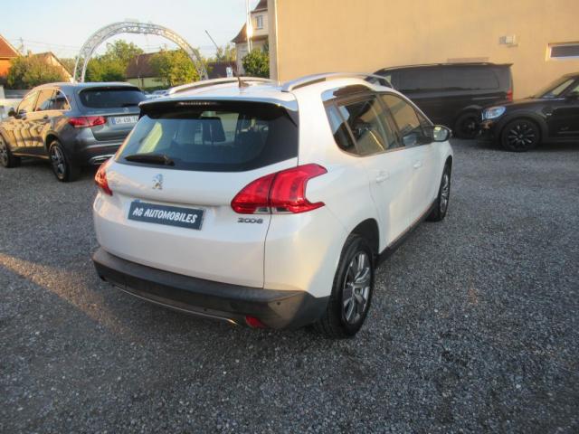 Peugeot 2008 image 1