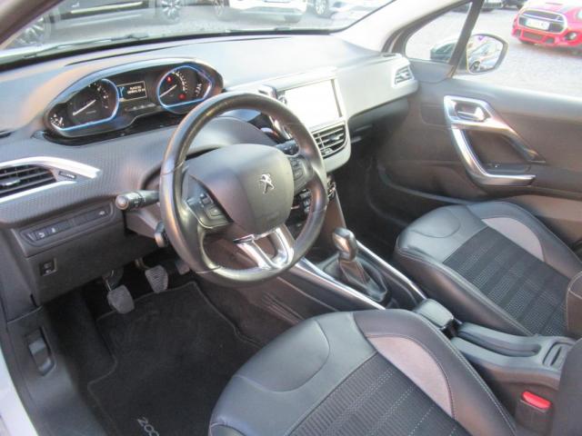 Peugeot 2008 image 3