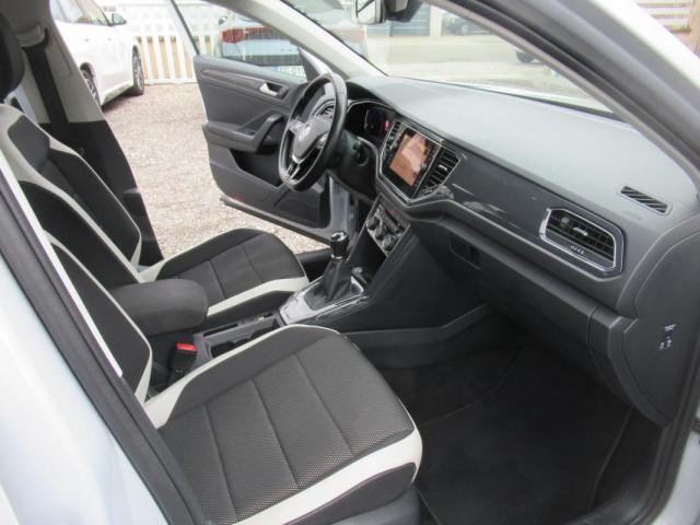 Volkswagen T-Roc image 9