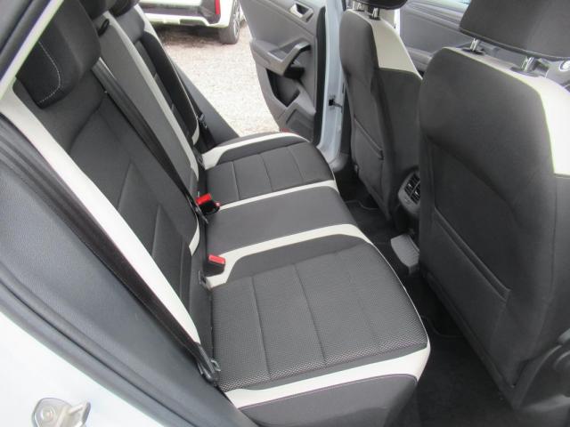 Volkswagen T-Roc image 8