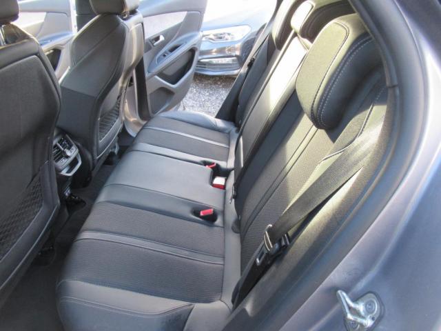 Peugeot 3008 image 8