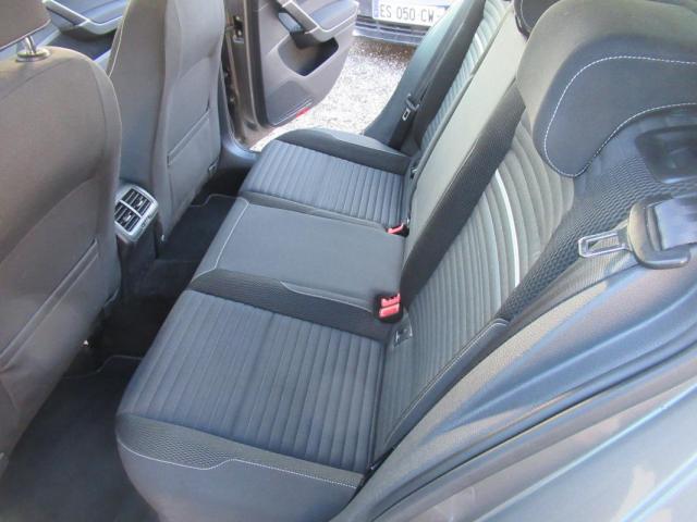 Volkswagen Golf image 4