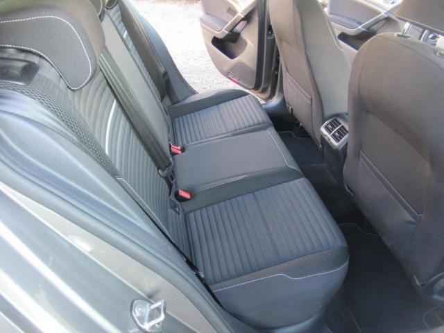 Volkswagen Golf image 9