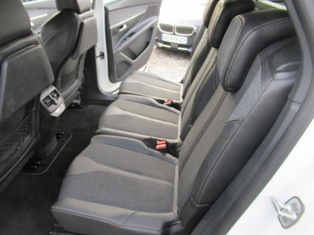Peugeot 5008 image 1