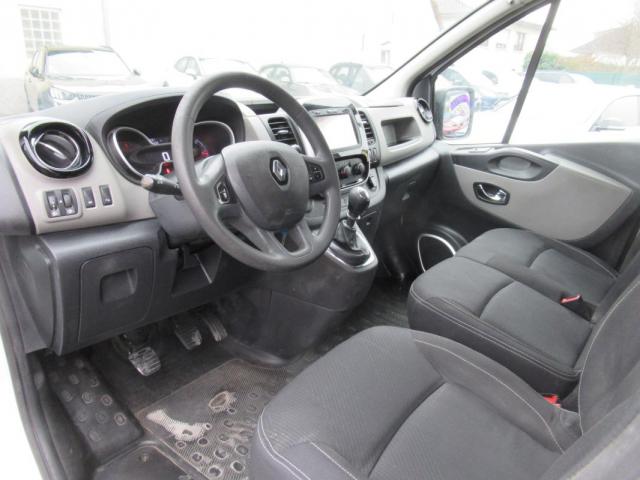 Renault Trafic image 2