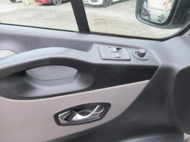Renault Trafic image 3