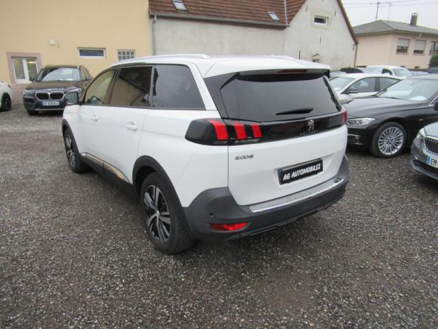 Peugeot 5008 image 8