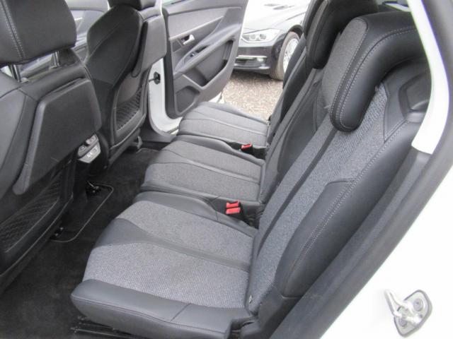 Peugeot 5008 image 9