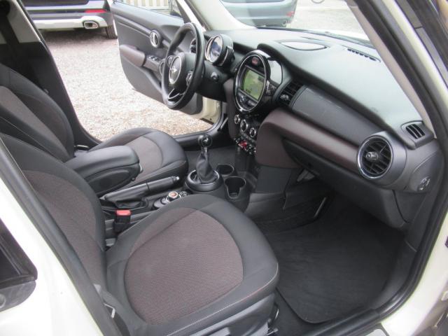 Mini Cooper D image 4