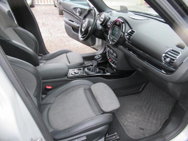 Mini Clubman image 9