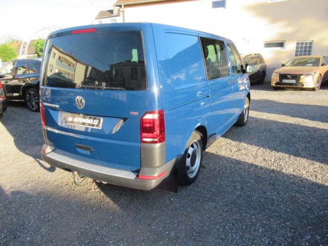 Volkswagen Transporter image 6