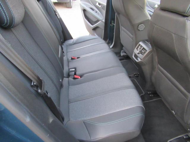 Peugeot 3008 image 2