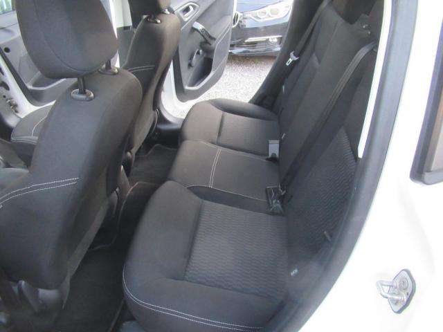 Peugeot 208 image 2