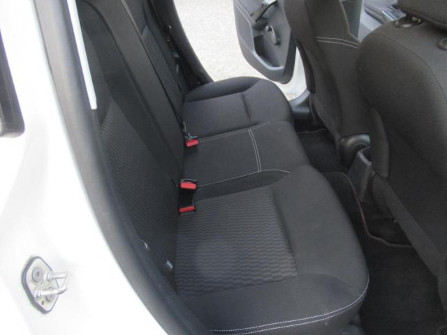 Peugeot 208 image 7