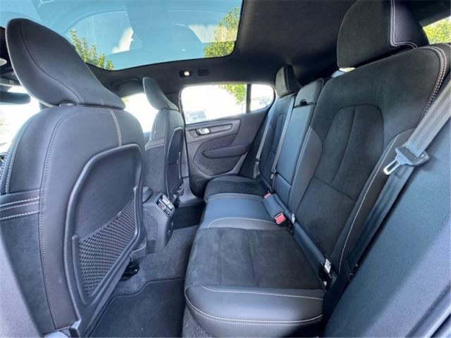 Volvo C40 image 2