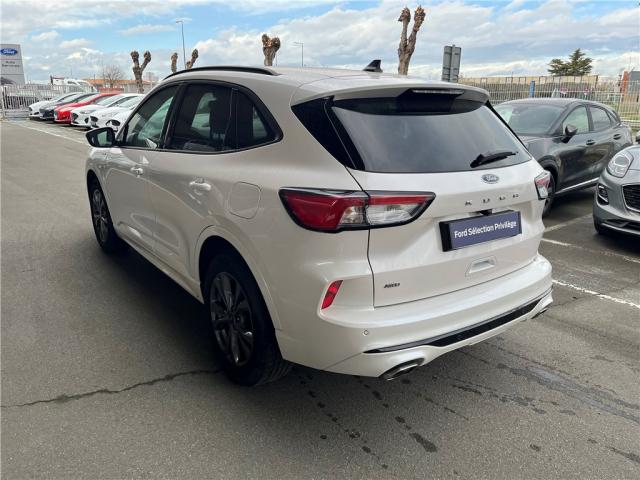 Ford Kuga image 3