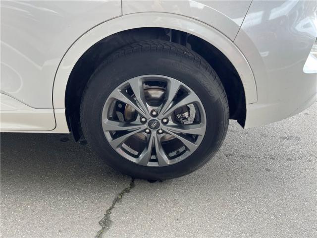 Ford Kuga image 2