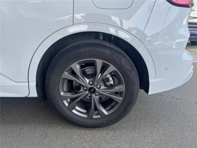 Ford Kuga image 3