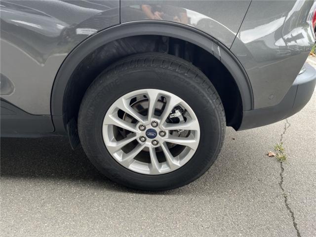 Ford Kuga image 2