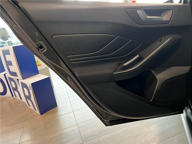 Ford Focus image 8