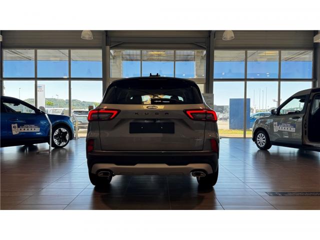 Ford Kuga image 9