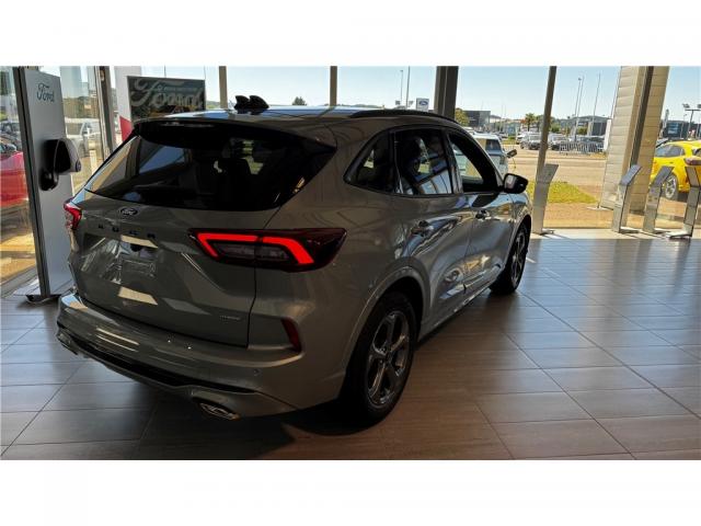 Ford Kuga image 4