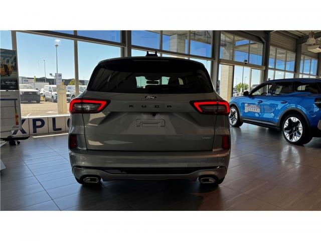 Ford Kuga image 7