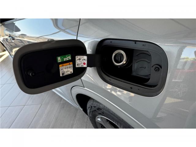 Ford Kuga image 2