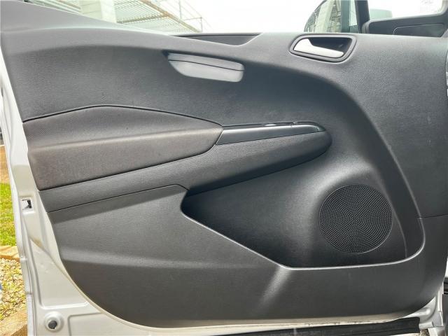 Ford Transit Courier image 6