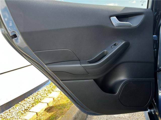 Ford Fiesta image 8