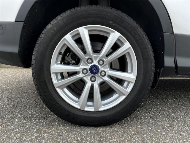 Ford Kuga image 3
