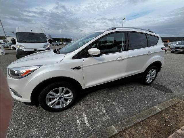 Ford Kuga image 1