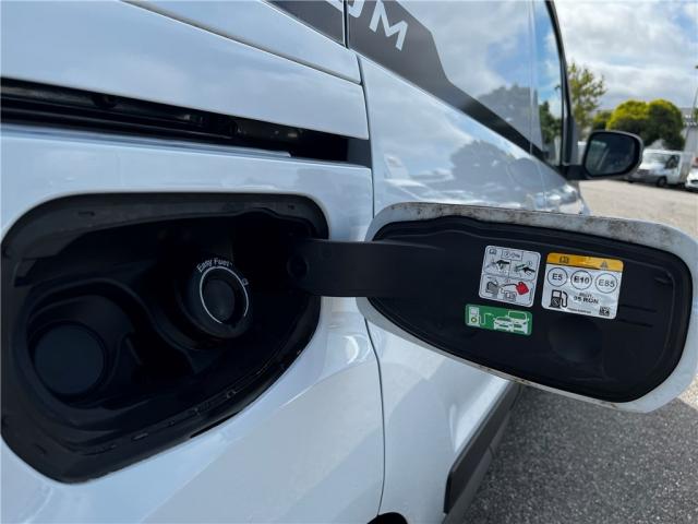 Ford Transit Connect image 5