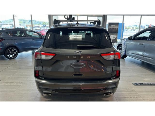 Ford Kuga image 7