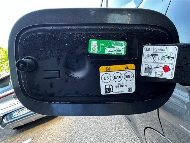 Ford Kuga image 3