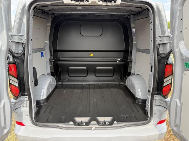 Ford Transit Custom image 3