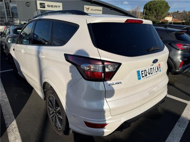 Ford Kuga image 2