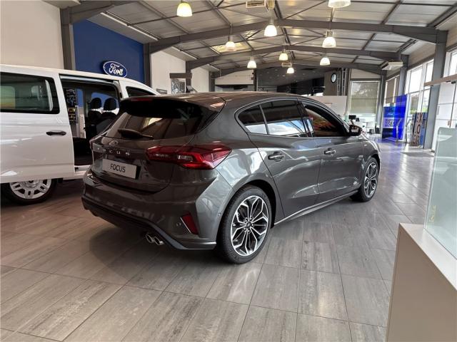 Ford Focus image 7
